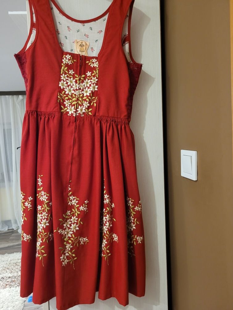 Rochie roșie mărimea s