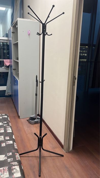 продам 2 вешалки