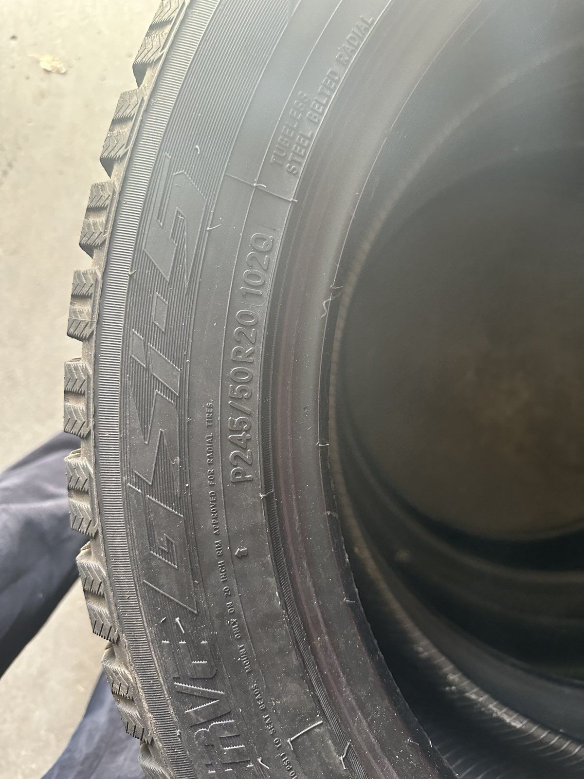 245/50R20 зимни гуми Toyo