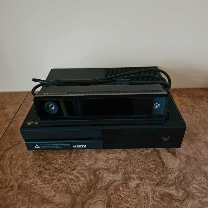 XBOX ONE 1TB + Kinect камера, 2 джойстика, 2 игри PS4 PS5 PlayStation