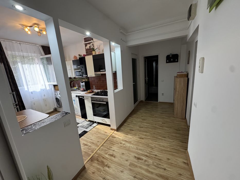 Apartament 2 Camere / Zona Centrala / Etaj 1 / Decomandat