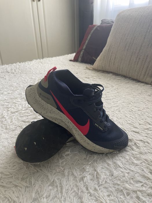 Nike Gore Tex puertati.Marimea 44