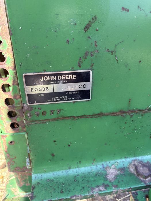 Vand presa de balotat John Deere, Balotiera