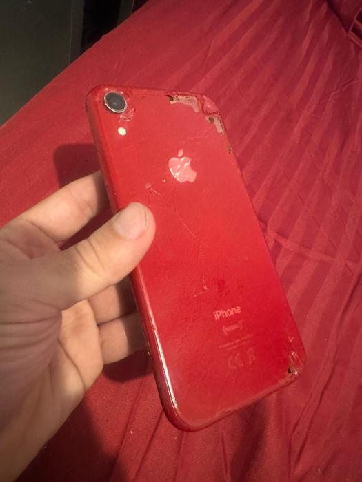 Urgent iPhone XR Red pentru piese necesita display