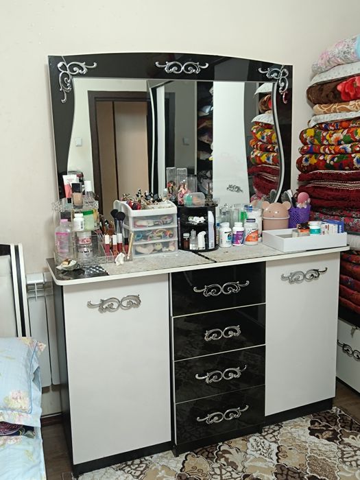 Spalniy mebel sotiladi