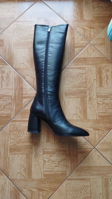 Дамски кожени ботуши  GiAnni 38  номер, нови