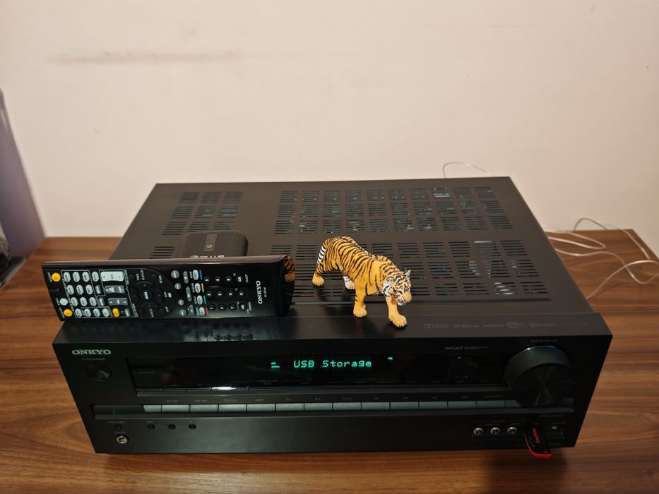 Onkyo TX-NR535. Piesă Hi-Fi superbă. Bluetooth, Wireless. Preț fix !