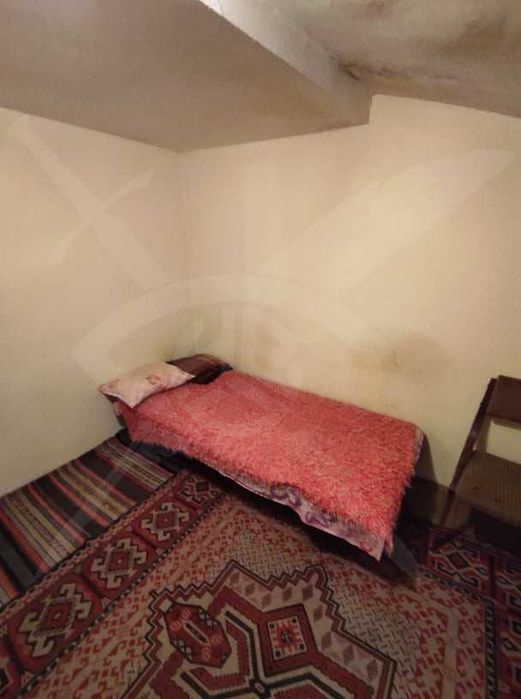 Дава се под наем Едностаен апартамент в Варна, Аспарухово - 12 кв.м за 75 € - Снимка #1