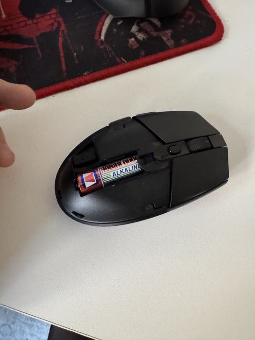 продам мышку logitech g304