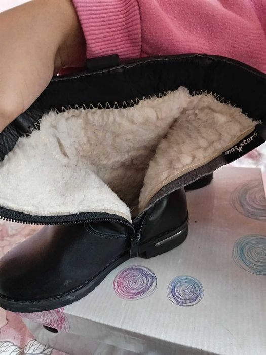 Зимни ботушки за момичета.