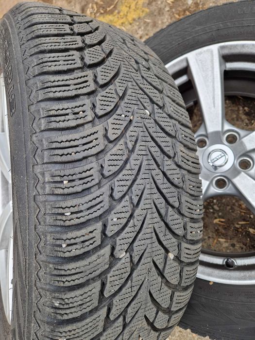 Jante aliaj Volvo R18 cu anvelope iarna 4bucati