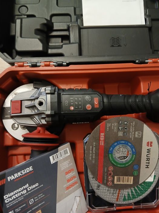 Акумулаторна ъглошлайф Parkside Performance