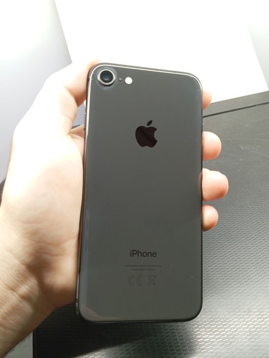 iPhone 8 ideal holatda