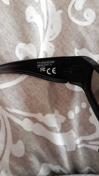 Ochelari 3D Panasonic si un videoproiector BenQ
