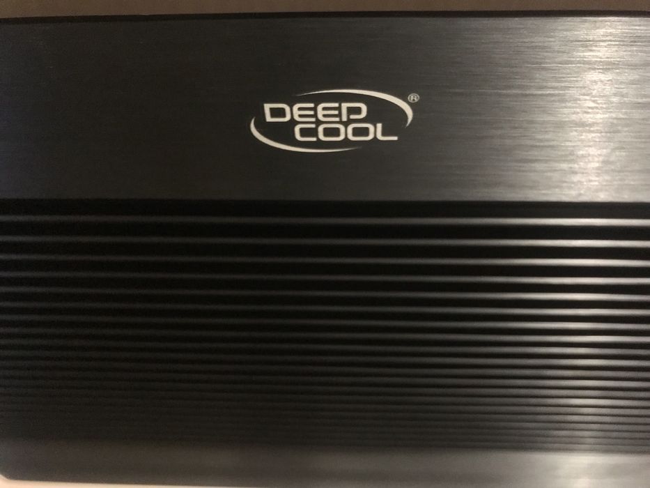 Продам или обменяю: Подставка для ноутбука DEEPCOOL N8 BLACK