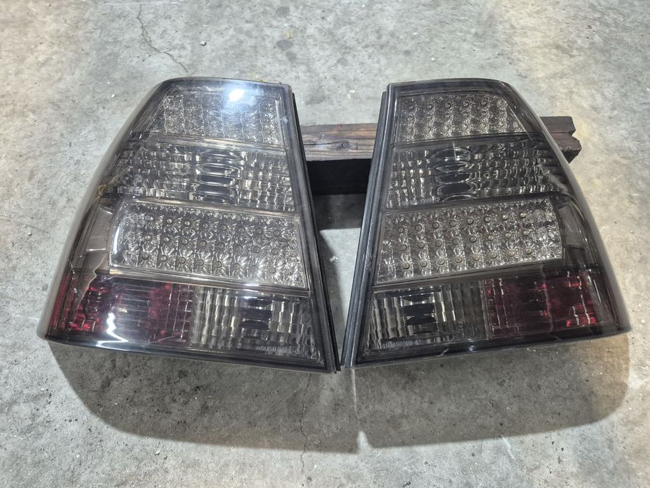 Ляв и десен стоп за Фолксваген Бора седан VOLKSWAGEN BORA стопове