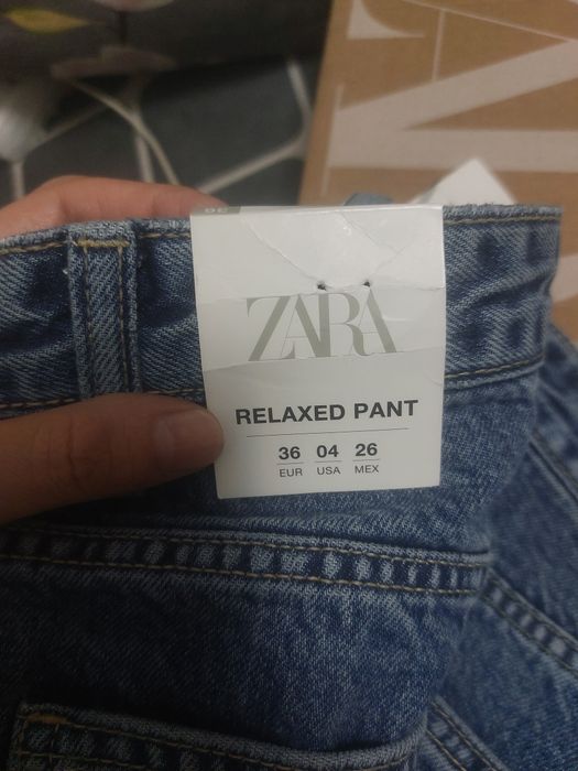 Джинсы Зара новая