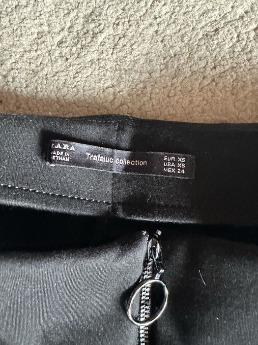 Плътен клин Zara