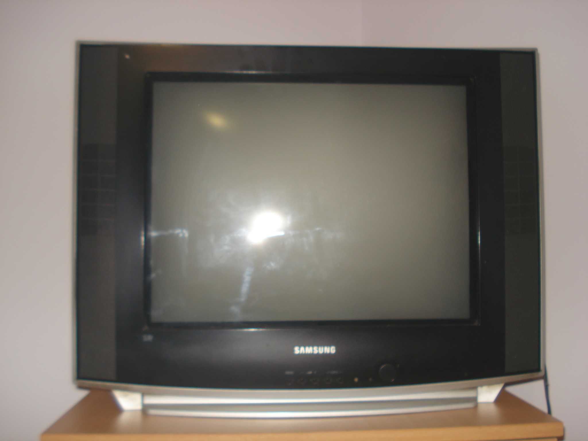 Televizor SAMSUNG cu 2 telecomenzi 55 diagonala , 61 PROGRAME