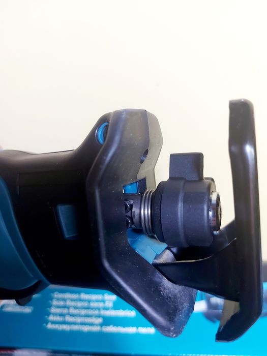 Промоция.Нов саблен трион Makita DJR183