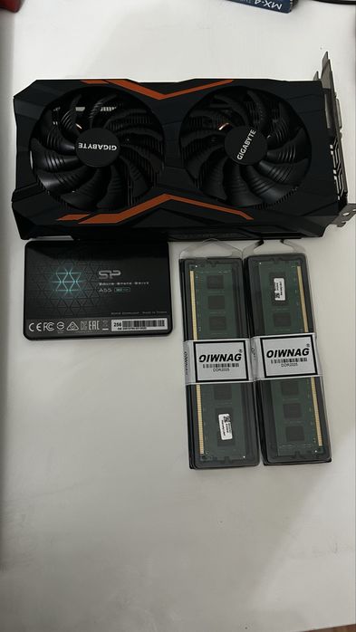 Vand placa video GTX1050TI si 16GB RAM + SSD256GB