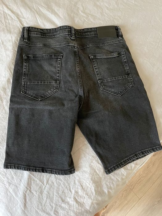 Blugi Jeans zara man scurti marime 31 negru 100 ron