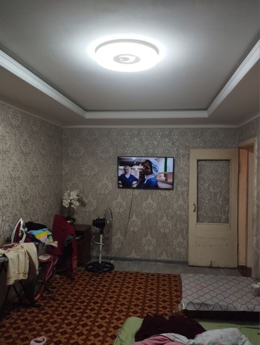 Чирчик шахар 4 м/р 2х Нархи 27.000$ Бош толов ва паспорт бн Ипотека