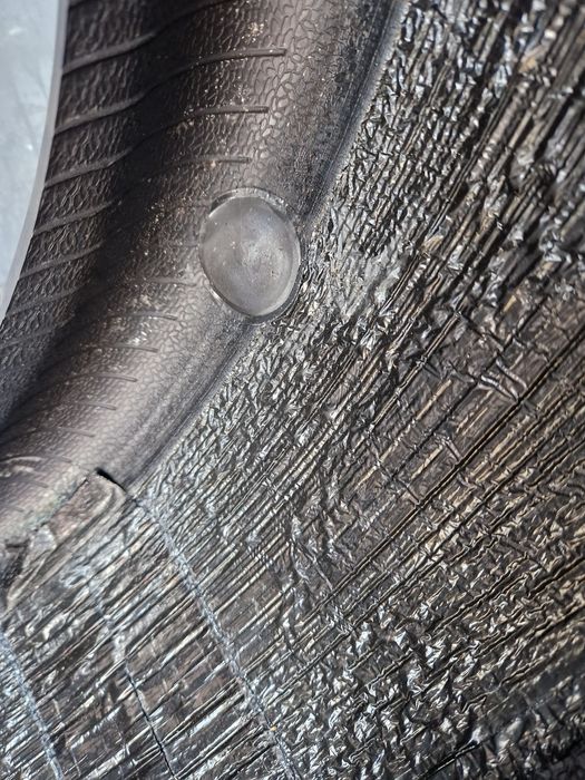 2 Anvelope Pirelli Antipana 235 45 R20 de vara