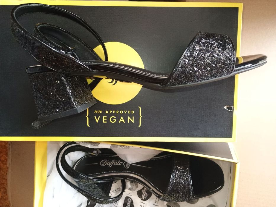 Продавам летни сандали