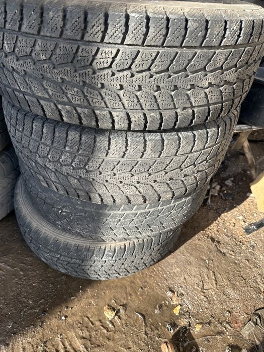 Продам шины комплект
