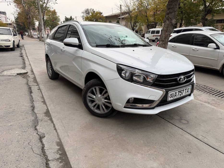 Лада веста св 1.8 2019 год, бензин+метан, старлайн пульт, 107 000 проб