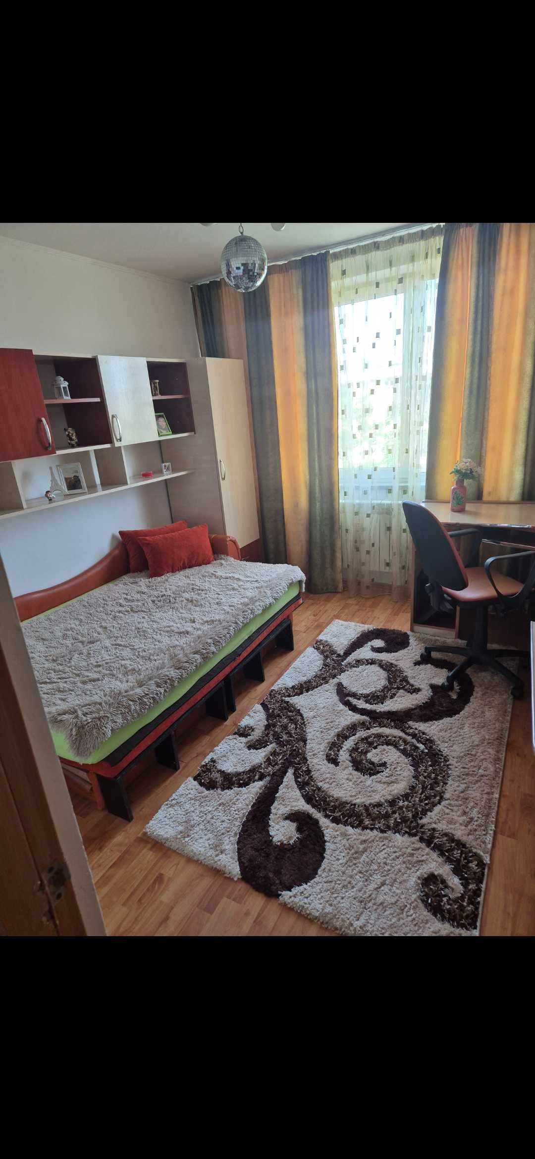 Vânzare apartament 3 camere