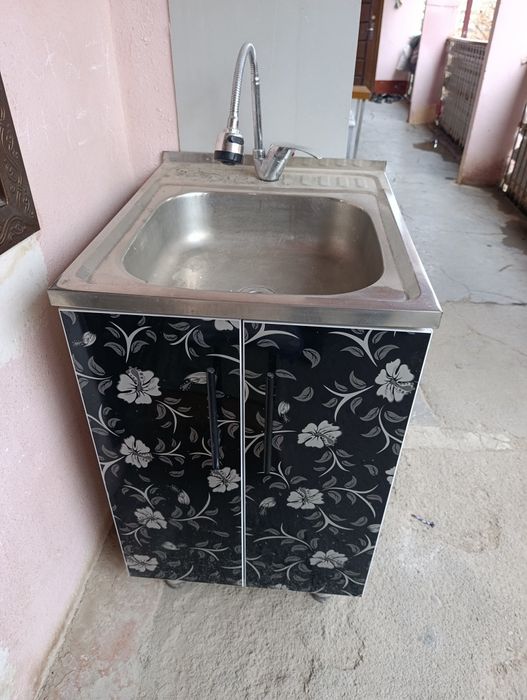 Мойка сотилади янги.