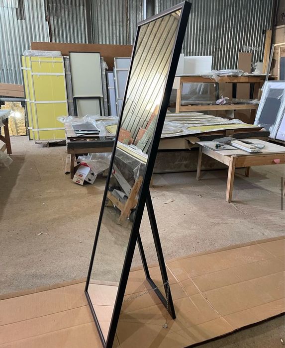 Зеркало напольное