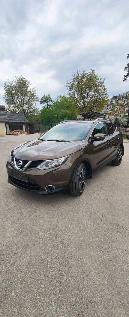 Nissan Qashqai 4x4 1.6 DCI 131 Model TEKNA  numere valabile