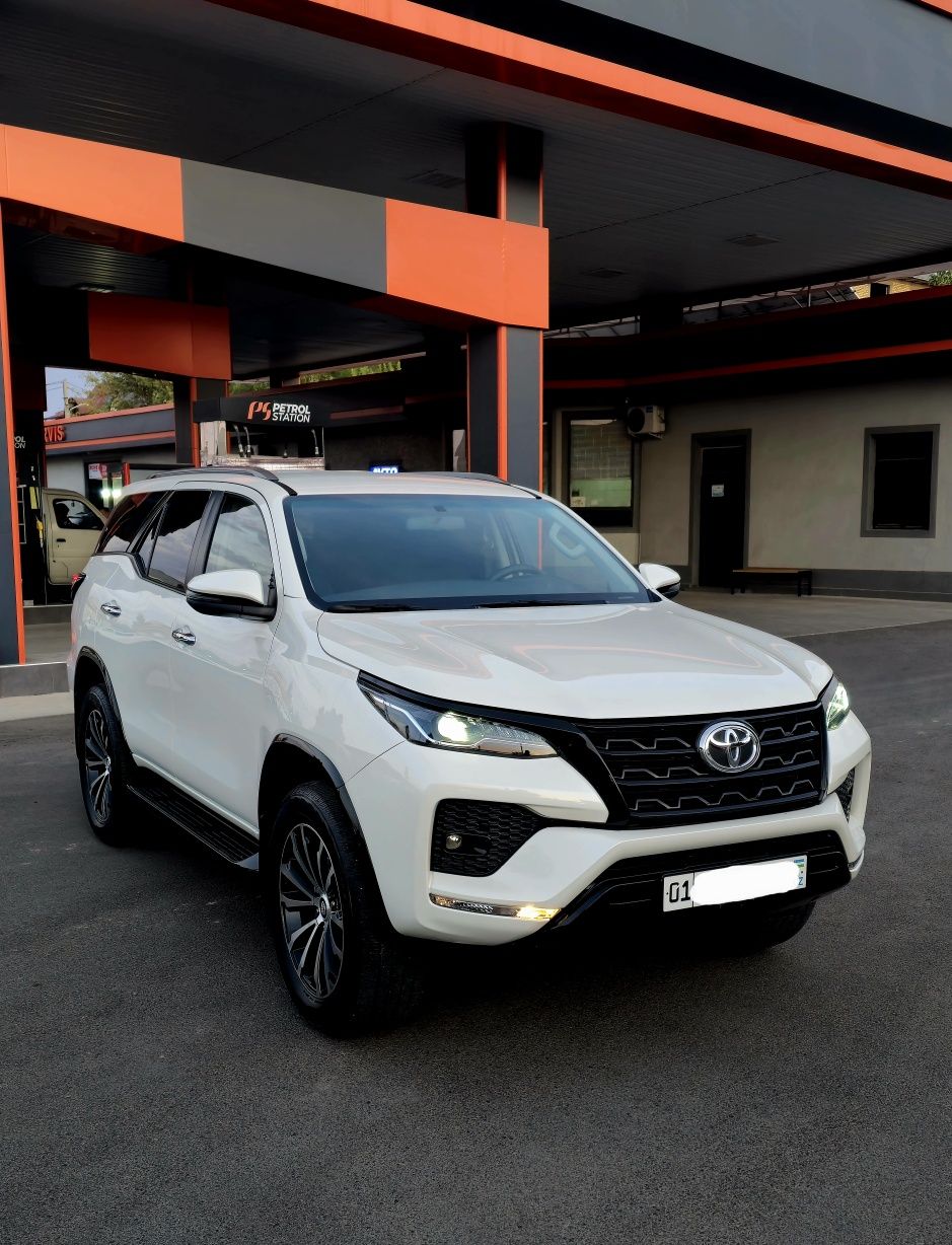 Toyota Fortuner  2022 4х4