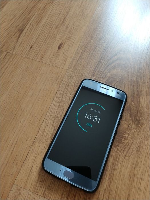 Motorola moto x4 dual sim ca nou impecabil pretabil de colectie