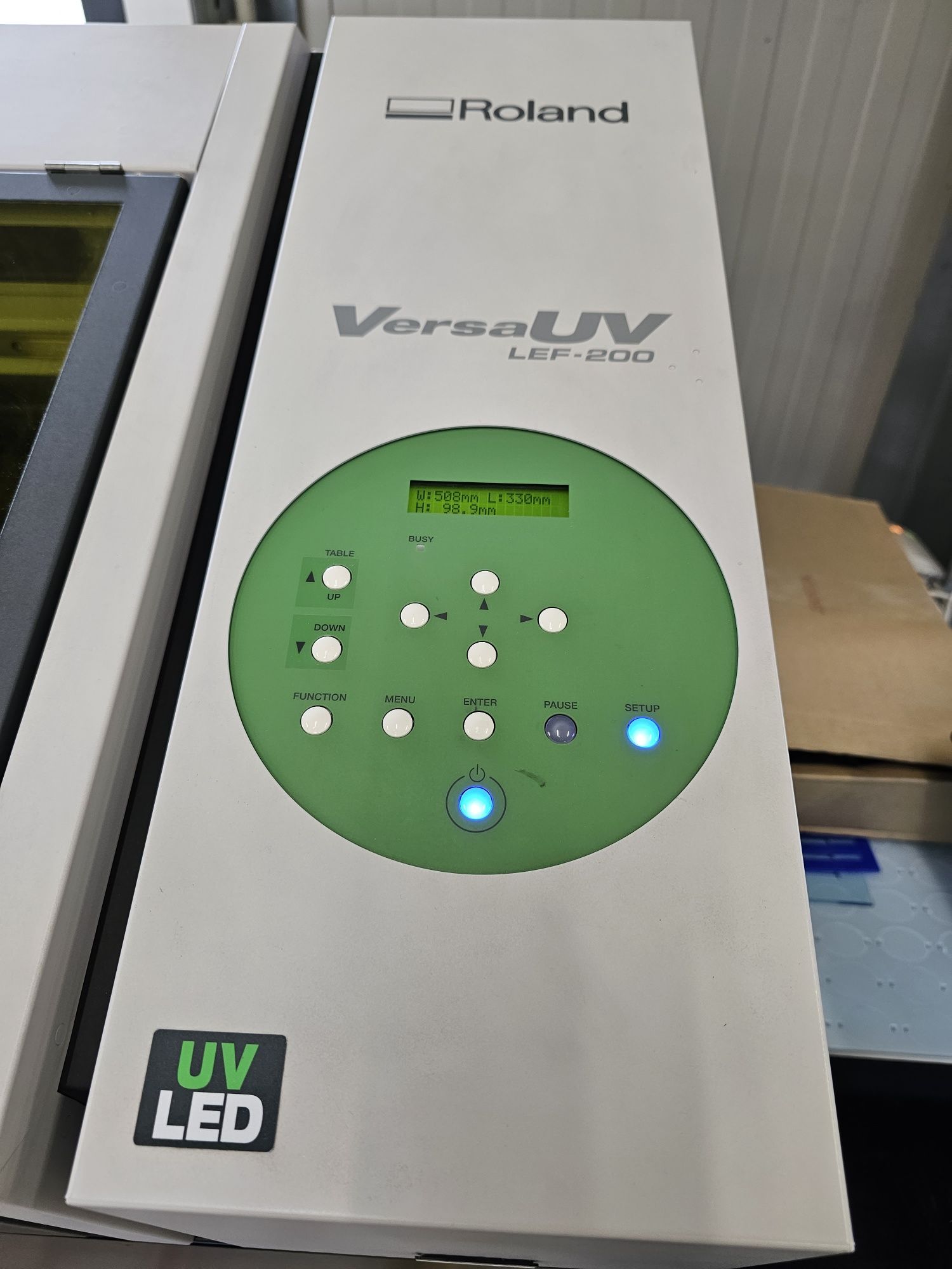 Imprimanta Roland UV LEF-200 pentru obiecte
