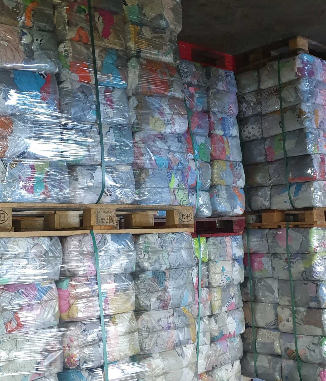 Парцали за почистване , Дрехи втора употреба