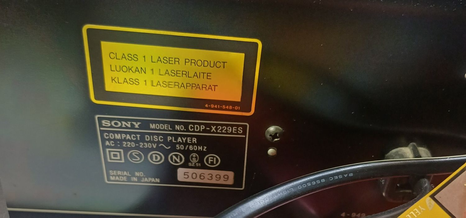 Продавам рядък cd плеър  SONY X229ES
Отлична работа,няма нужда от пред