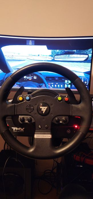 Volan Thrustmaster TMX Force Feedback
