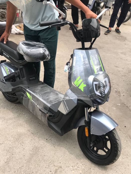 SKUTER SOTILADI max tezlik 50 narxini kelishamiz