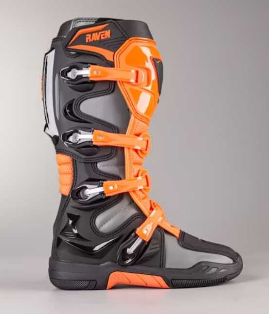 НОВИ ботуши RAVEN - 43 номер