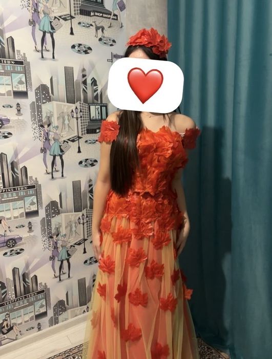 Платье осеняя  подойдёт размеру s насили только один раз