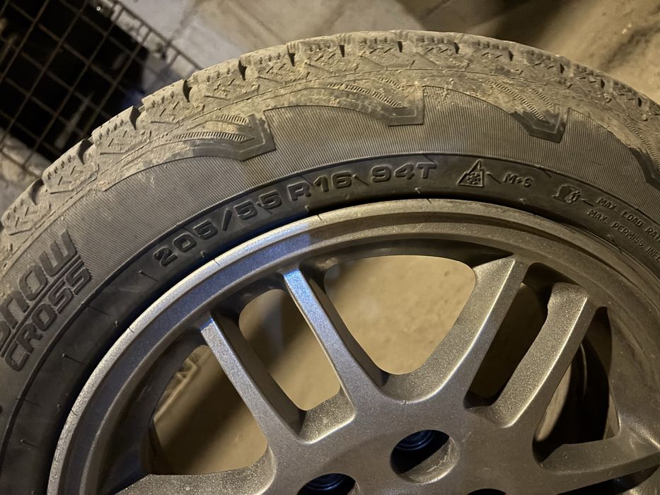 Продам комплект зимних колес