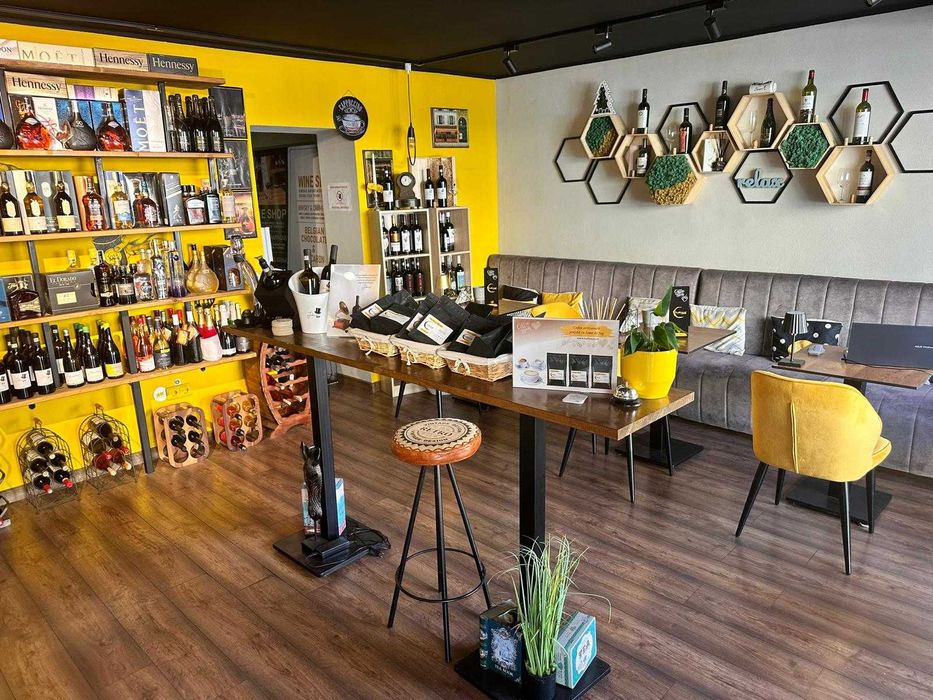 CAFENEA de VANZARE in zona centrala Pitesti! Afacere la cheie!