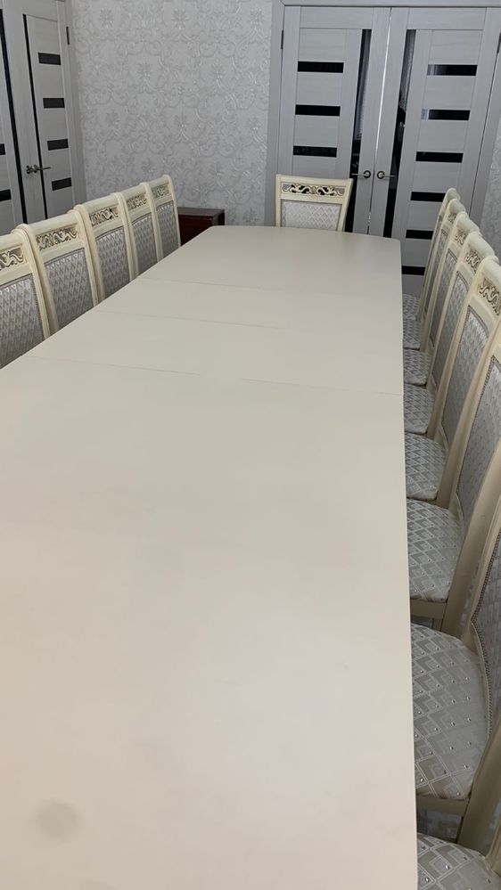 Продам стол и стулья
