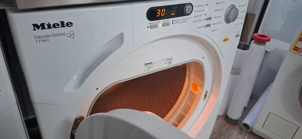 Сушилня MIELE  Exclusiv-Edition - Пчелна пита 1 г. Гаранция