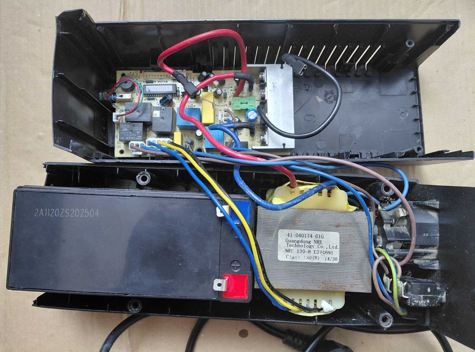 UPS 480W Defect cu baterie 12V