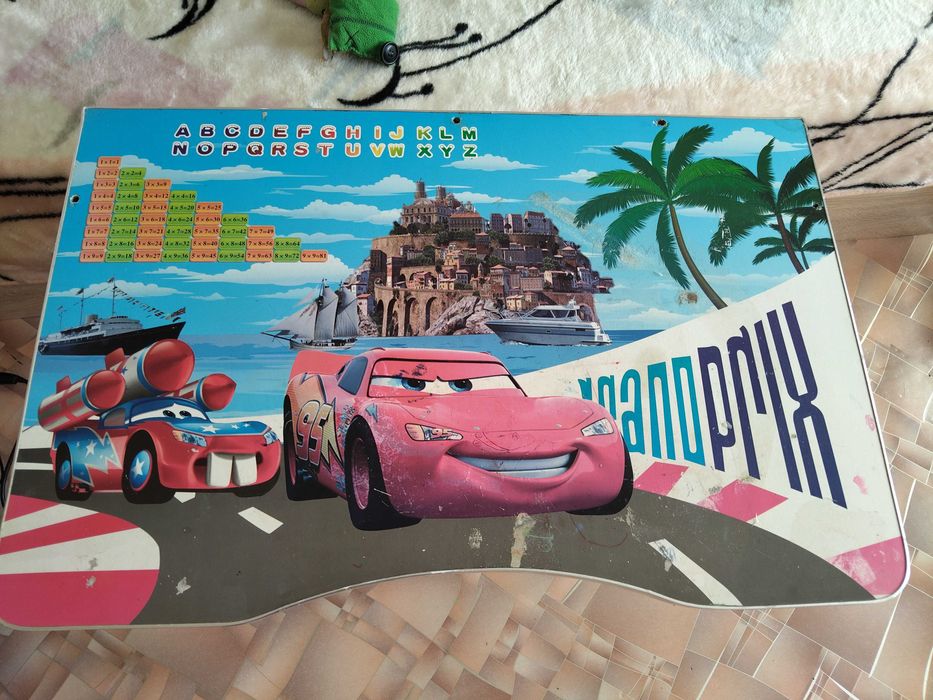 Малко бюро Маккуин и столче